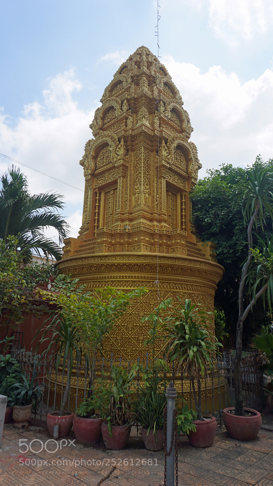 Sony a6000 sample photo. Phnom penh temple photography