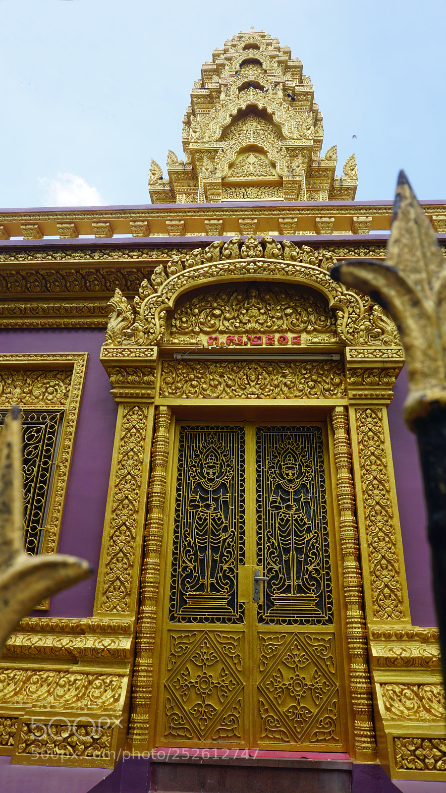 Sony a6000 sample photo. Phnom penh temple photography