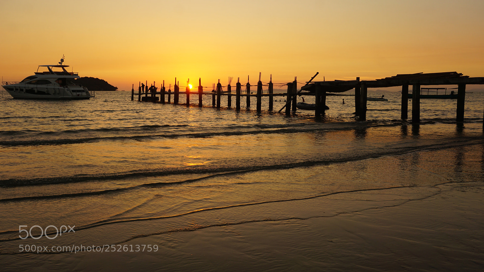 Sony a6000 sample photo. Wooden jetty in the photography
