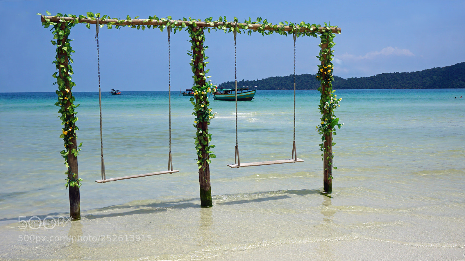 Sony a6000 sample photo. Beach swing photography