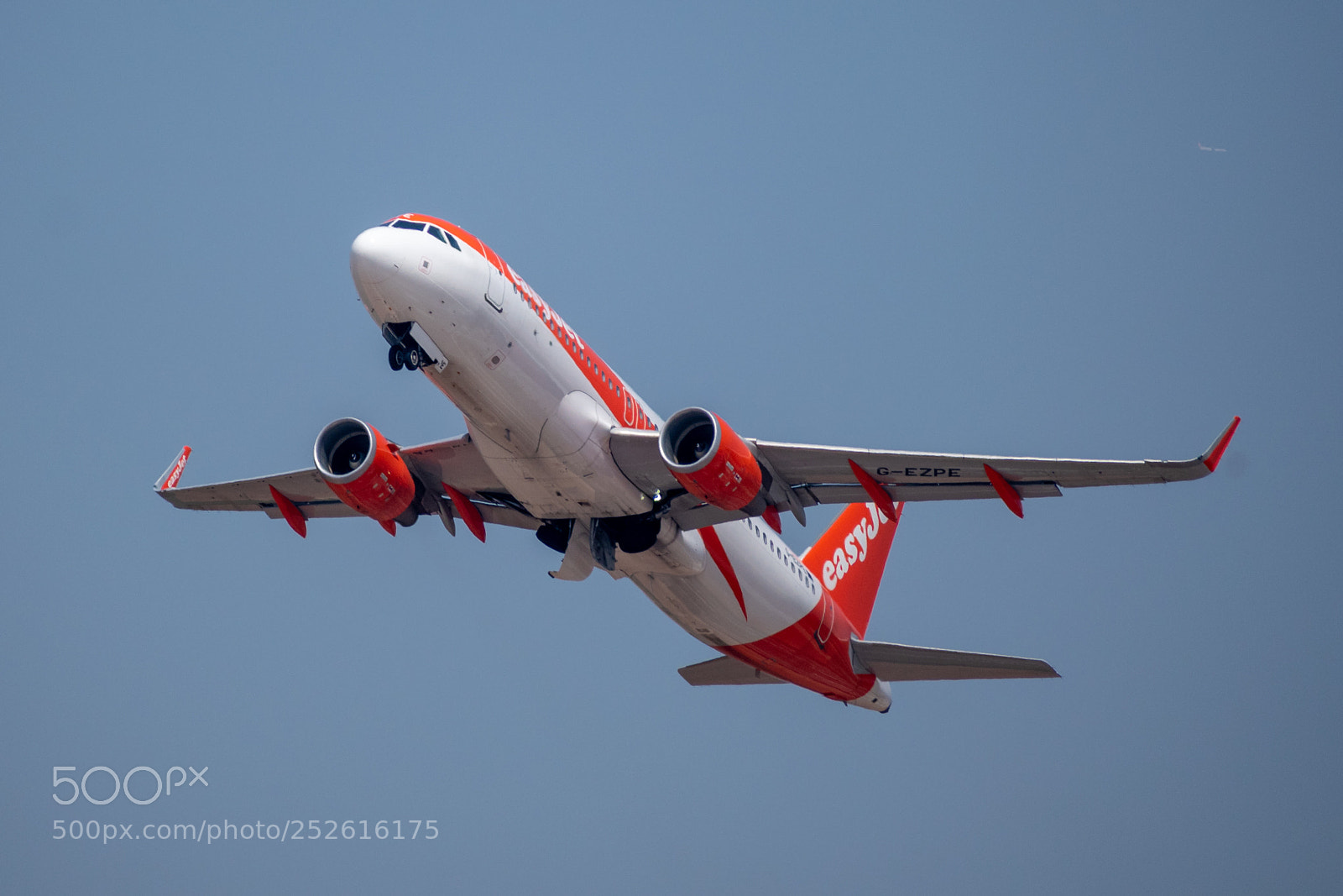 Nikon D5600 sample photo. Takeoff photography