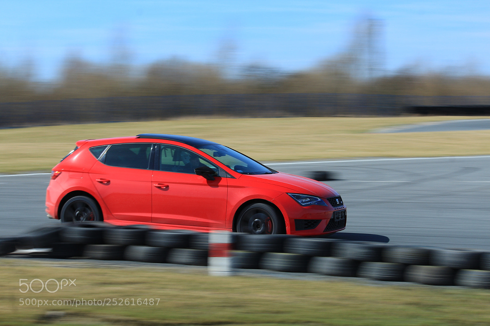 Canon EF-S 55-250mm F4-5.6 IS II sample photo. Red is faster photography