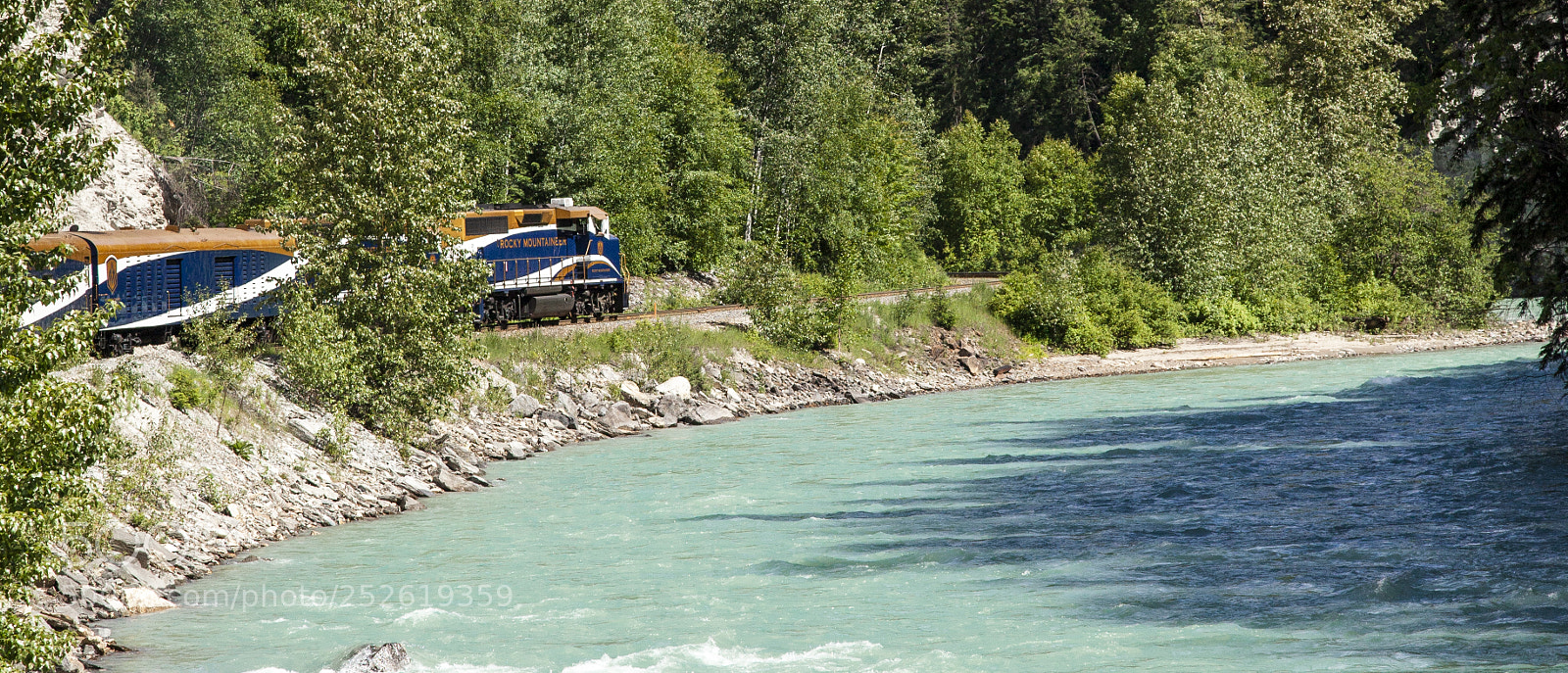 Canon EOS 5D Mark II sample photo. Rocky mountaineer doing what photography