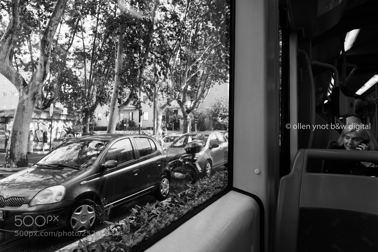 Leica Q (Typ 116) sample photo. Tram photography