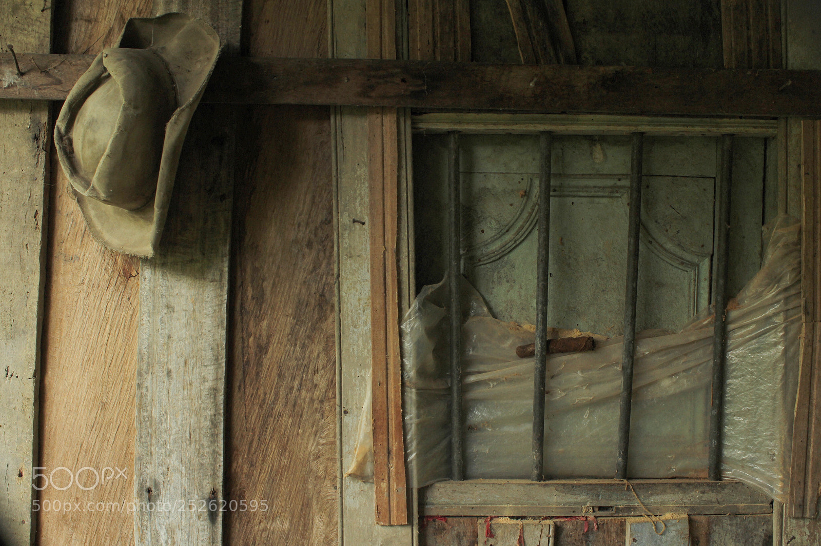 Canon EOS 650D (EOS Rebel T4i / EOS Kiss X6i) sample photo. Lost place photography