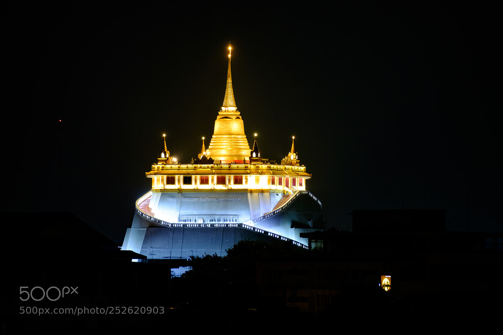 Fujifilm X-T10 sample photo. Wat saket at night photography