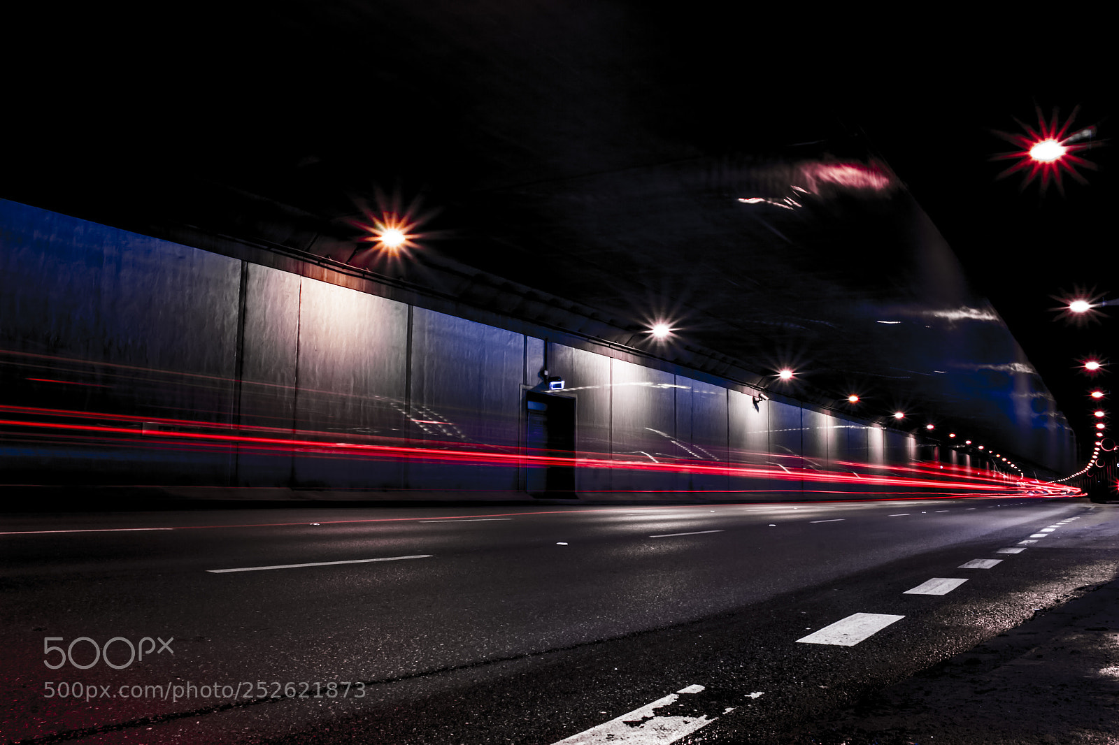 Canon EOS 100D (EOS Rebel SL1 / EOS Kiss X7) sample photo. City tunnel photography