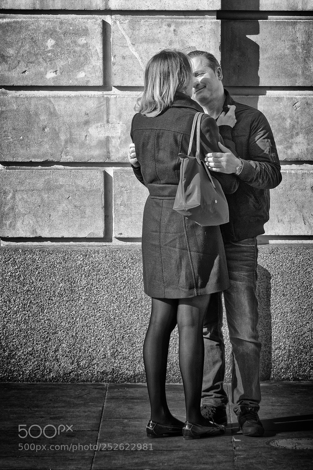 Sony a6000 sample photo. Covent garden couple photography