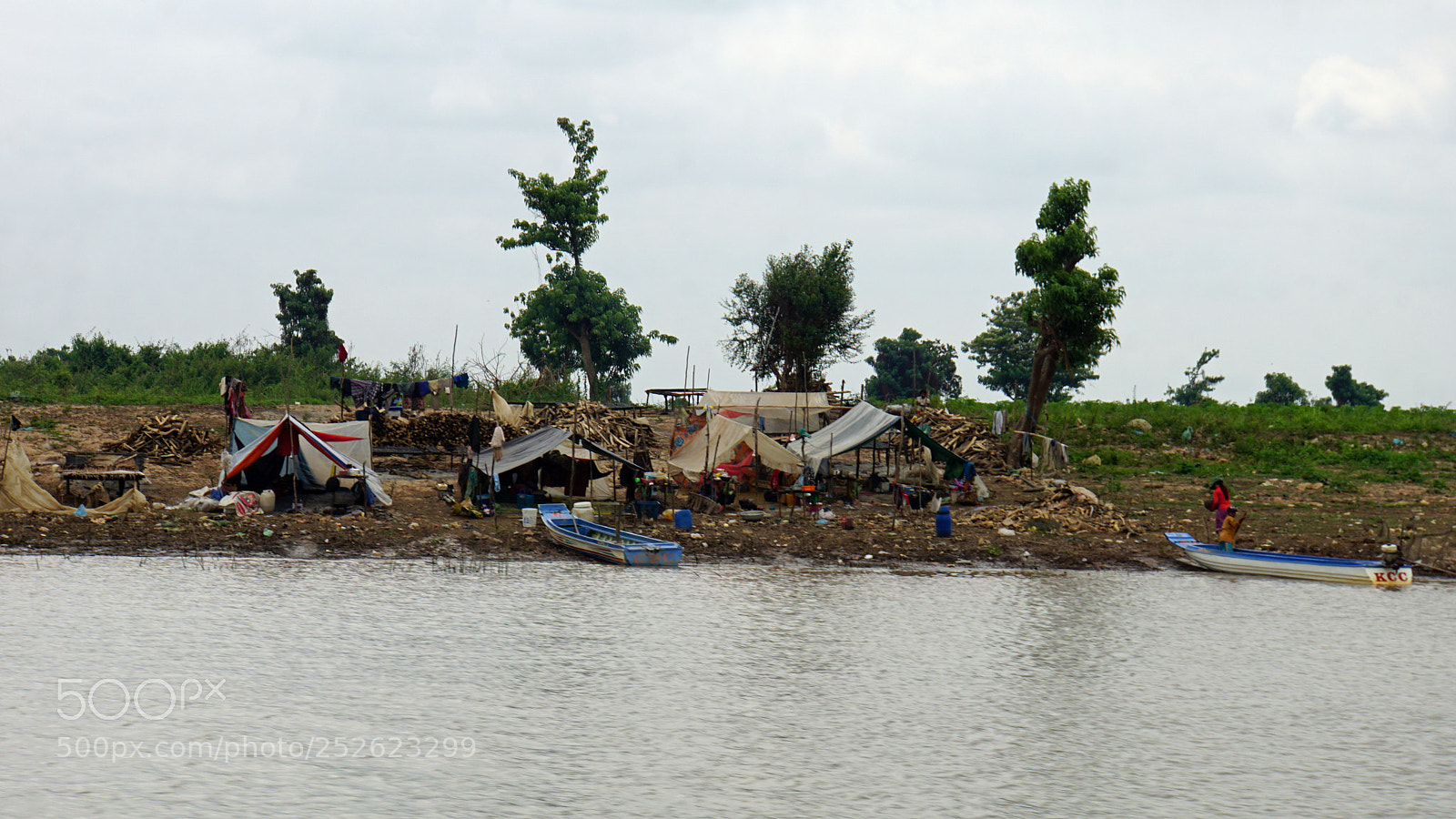 Sony a6000 sample photo. Fisherman village at tonle photography