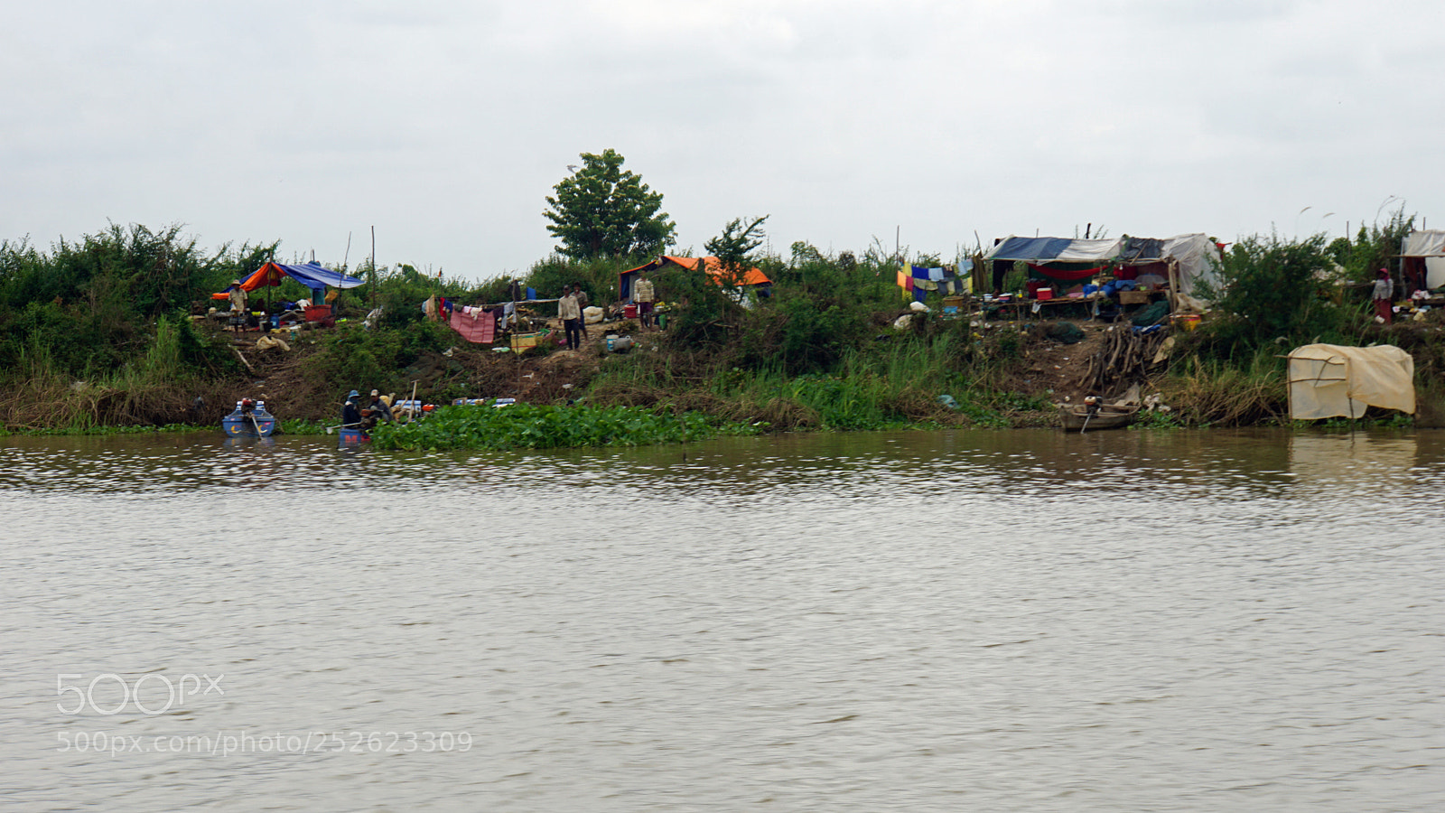 Sony a6000 sample photo. Fisherman village at tonle photography