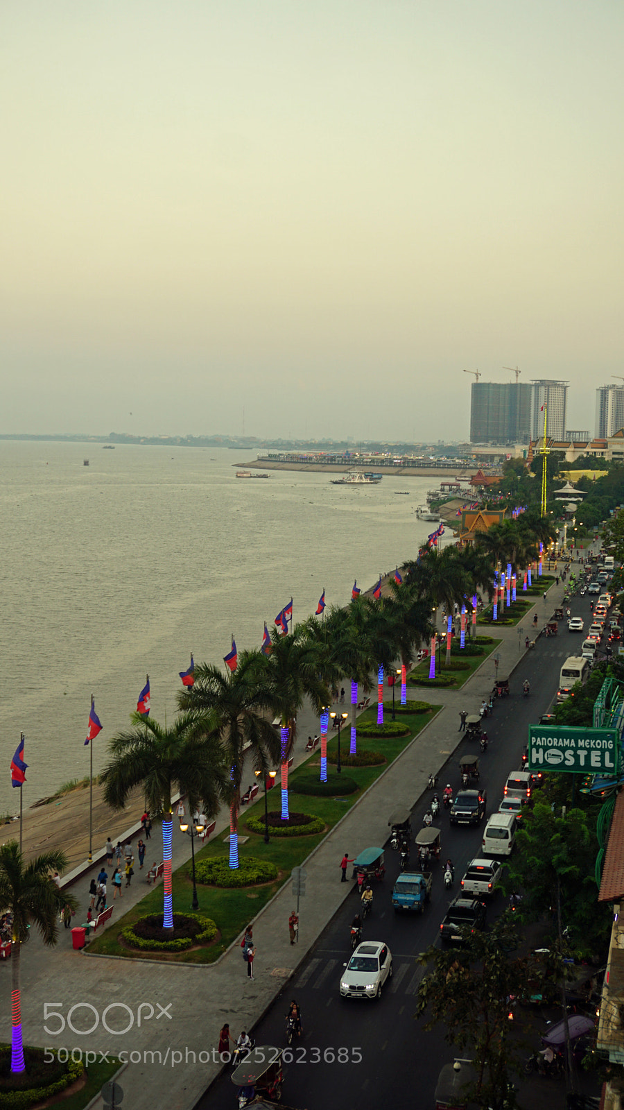 Sony a6000 sample photo. Phnom penh riverside photography