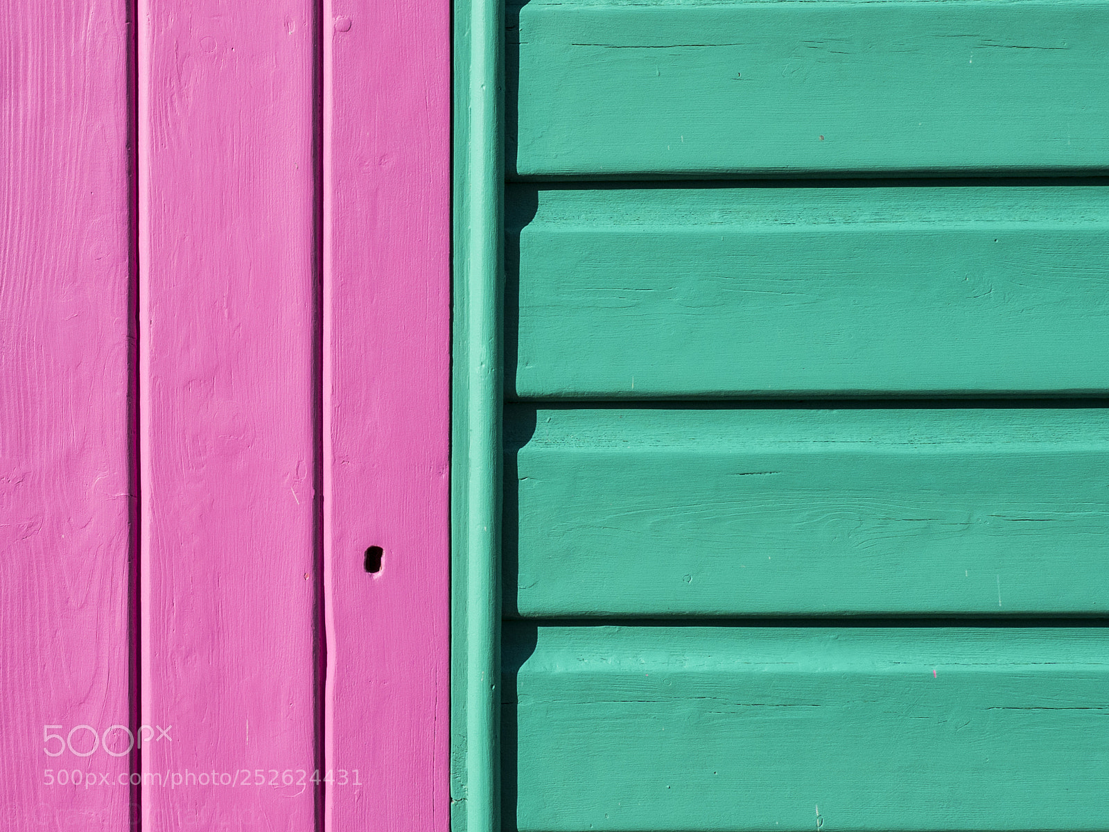 Olympus OM-D E-M1 Mark II sample photo. Abstract beach hut photo photography