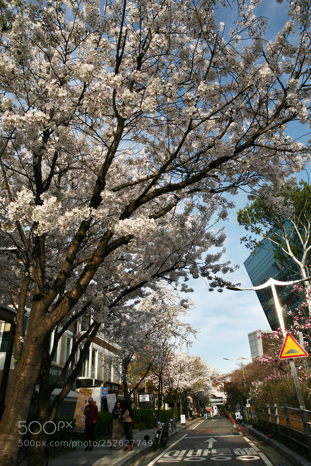 Canon EOS 5D sample photo. Itaewon photography
