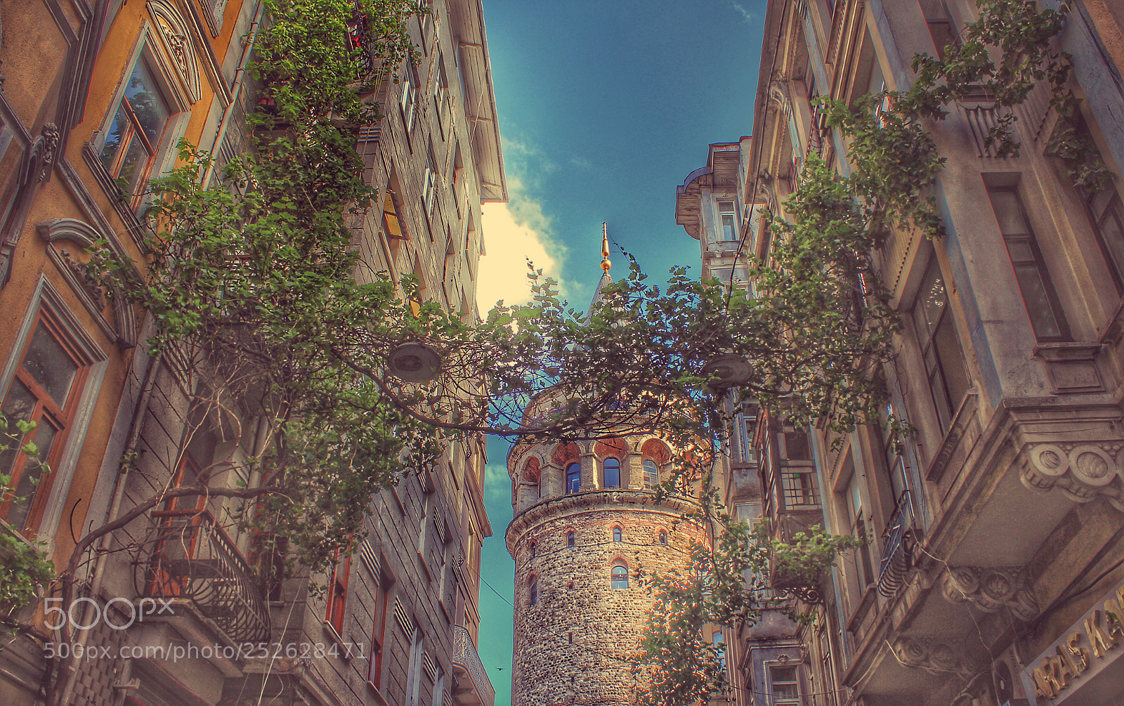 Canon EOS 700D (EOS Rebel T5i / EOS Kiss X7i) sample photo. Galata tower photography