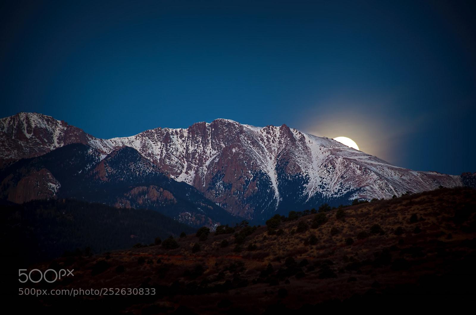 Canon EOS 5D Mark II sample photo. Moonset over the rockies photography