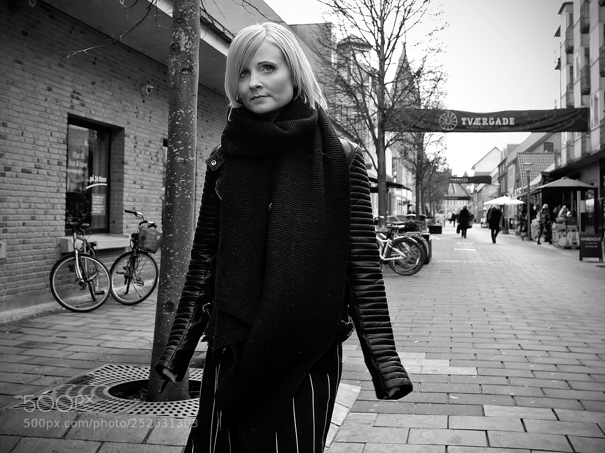 Fujifilm X-Pro2 sample photo. Long sleeves in the photography