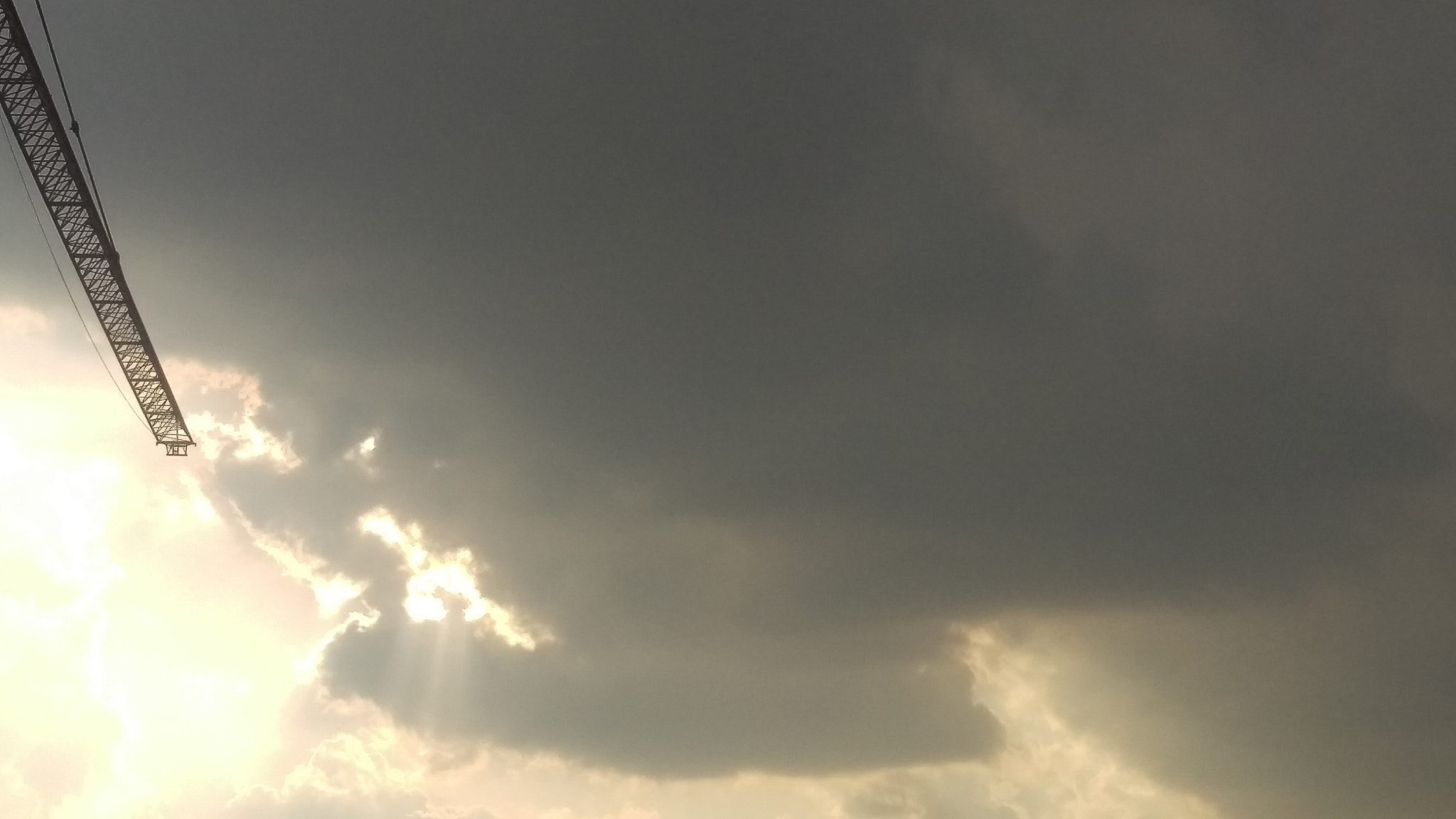 HTC ONE M9 sample photo. A skyline interrupted photography
