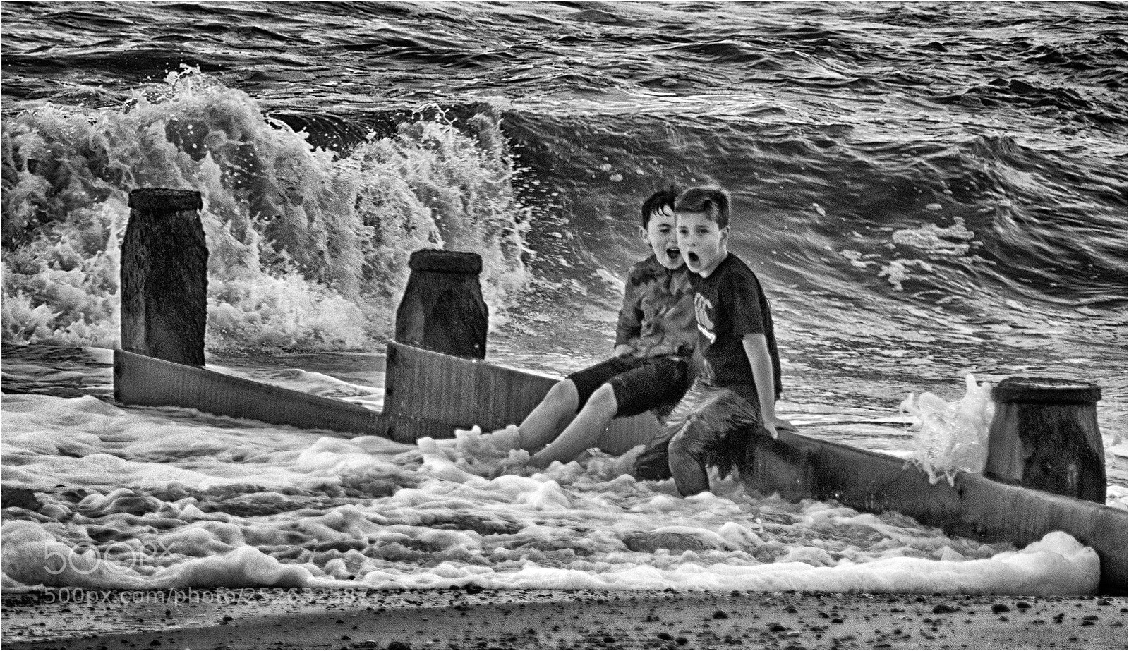 Sony SLT-A77 sample photo. Seaside fun photography