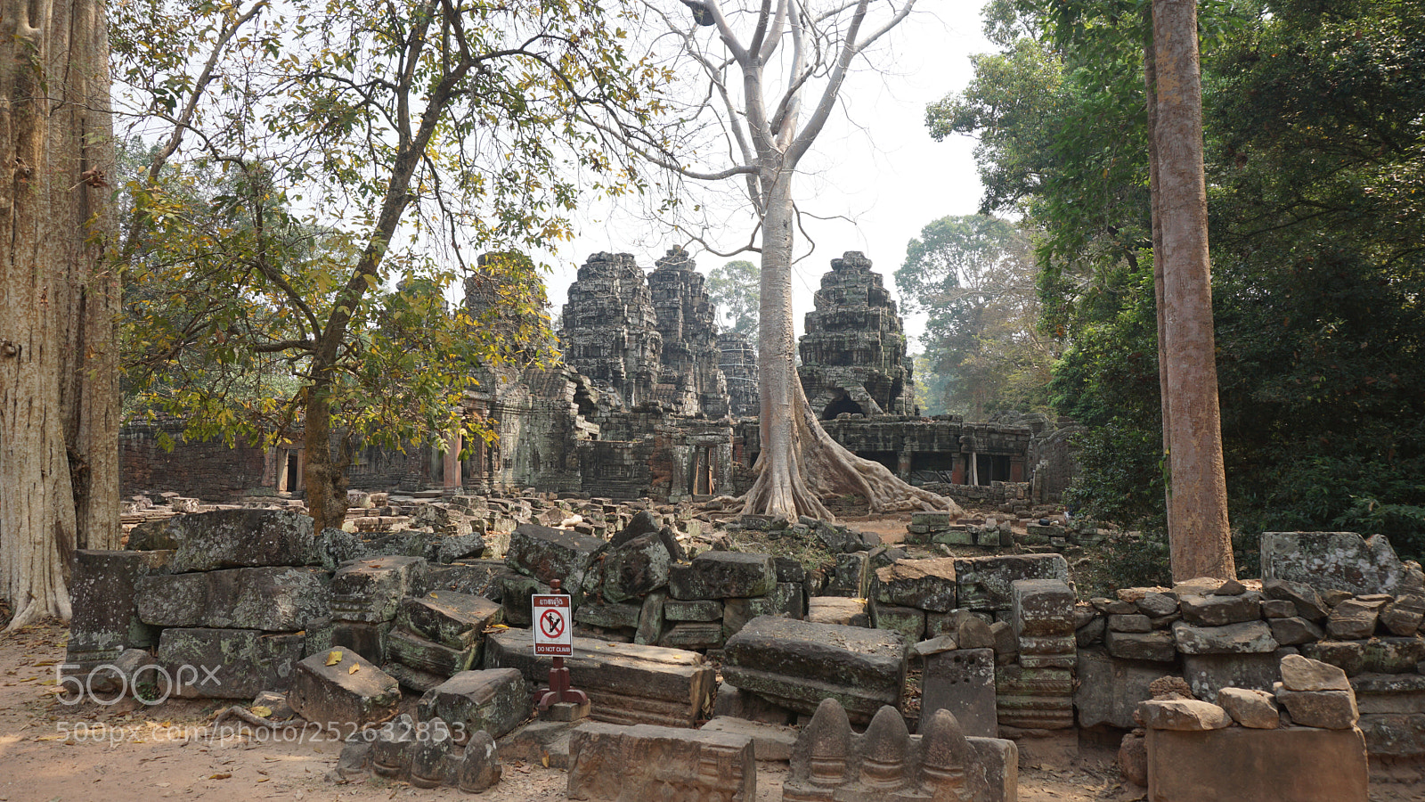 Sony a6000 sample photo. Ankor wat temple complex photography