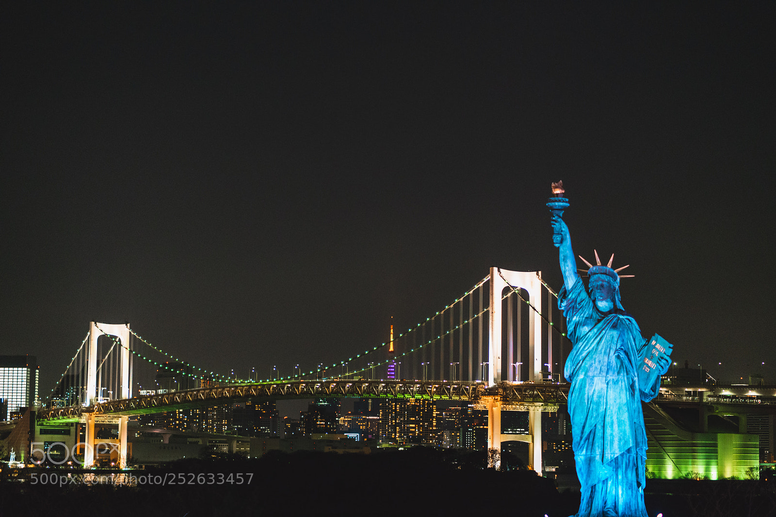 Sony a7R III sample photo. Odaiba statue of liberty photography