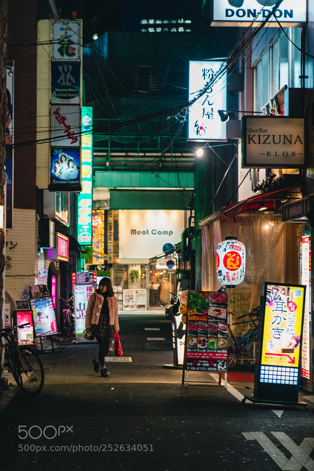Sony a7R III sample photo. Osaka alley photography