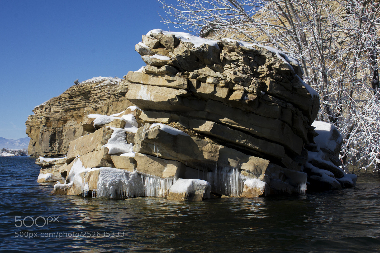 Canon EOS 550D (EOS Rebel T2i / EOS Kiss X4) sample photo. Snowy rock formations pueblo photography