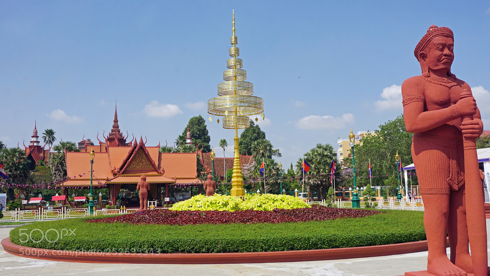 Sony a6000 sample photo. Phnom penh temple photography