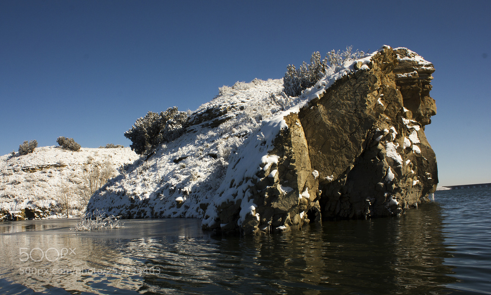 Canon EOS 550D (EOS Rebel T2i / EOS Kiss X4) sample photo. Snowy rock formations pueblo photography