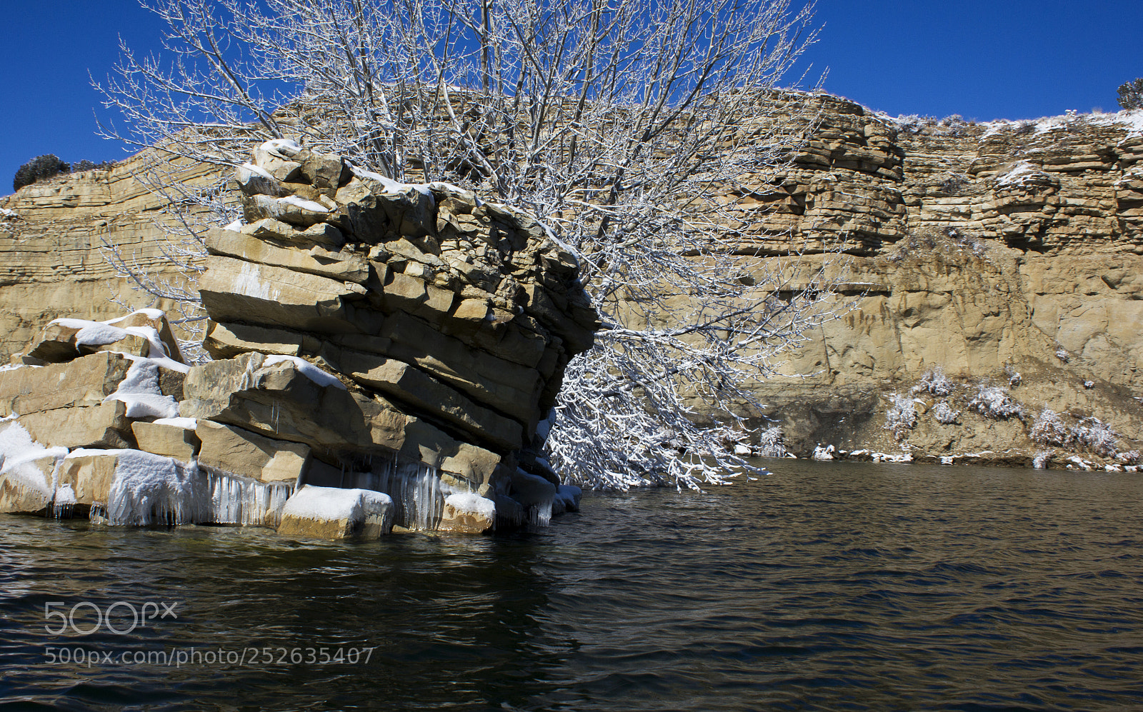 Canon EOS 550D (EOS Rebel T2i / EOS Kiss X4) sample photo. Snowy rock formations pueblo photography