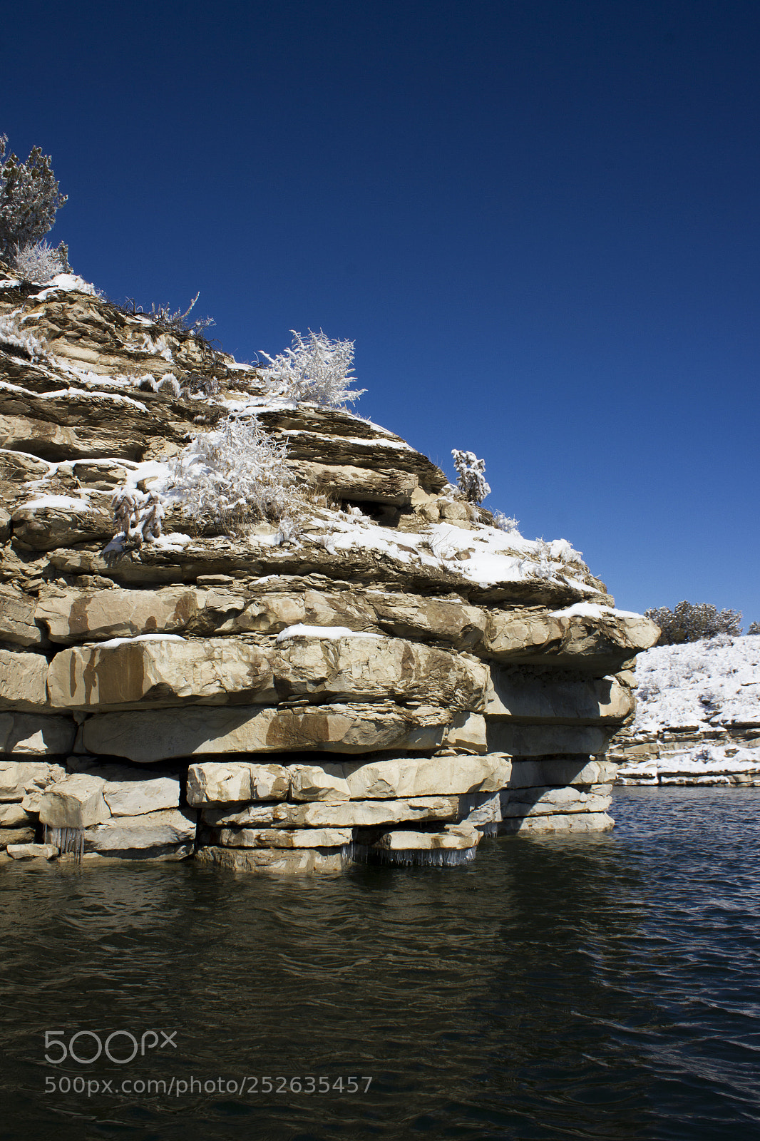 Canon EOS 550D (EOS Rebel T2i / EOS Kiss X4) sample photo. Snowy rock formations pueblo photography