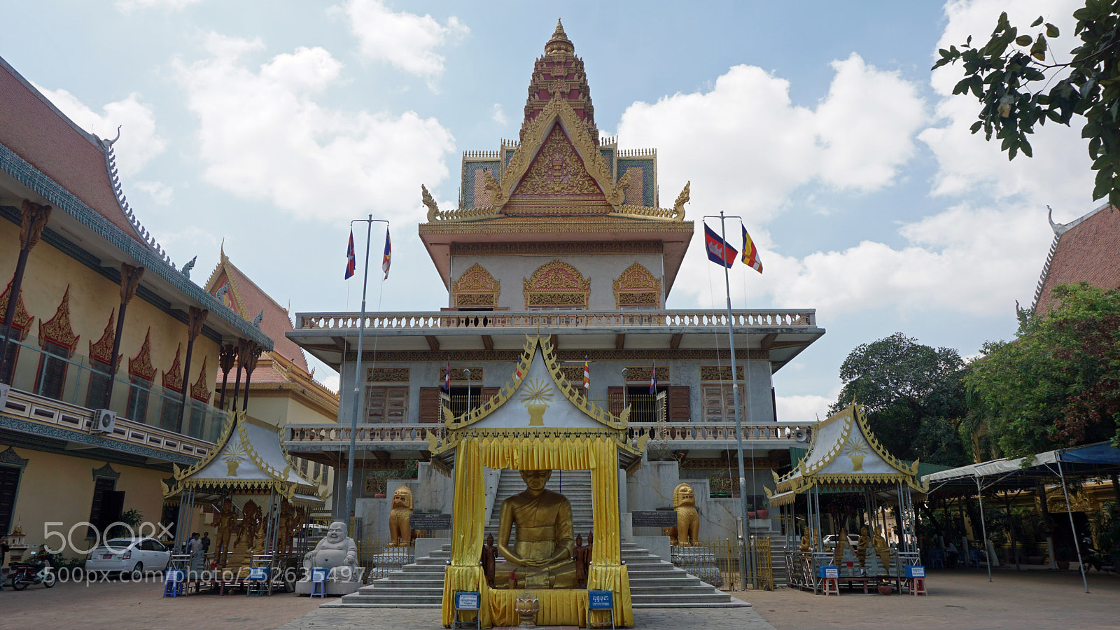 Sony a6000 sample photo. Phnom penh temple photography