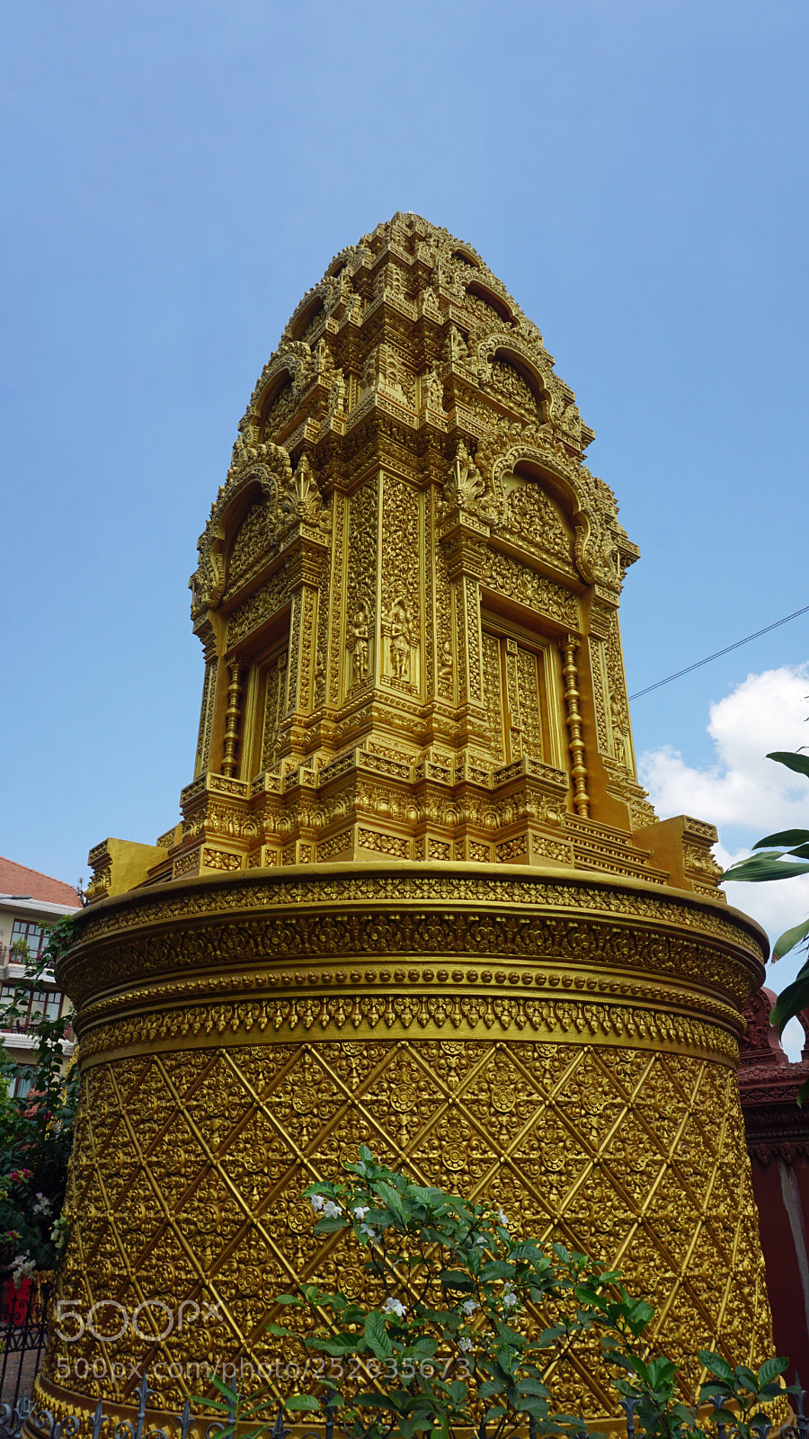 Sony a6000 sample photo. Phnom penh temple photography