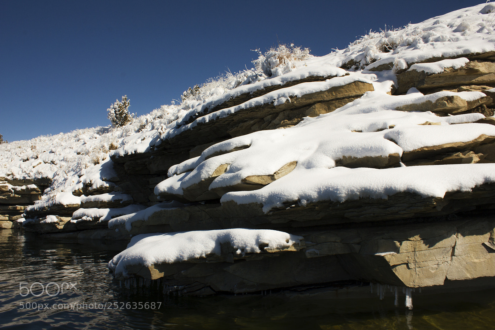 Canon EOS 550D (EOS Rebel T2i / EOS Kiss X4) sample photo. Snowy rock formations pueblo photography