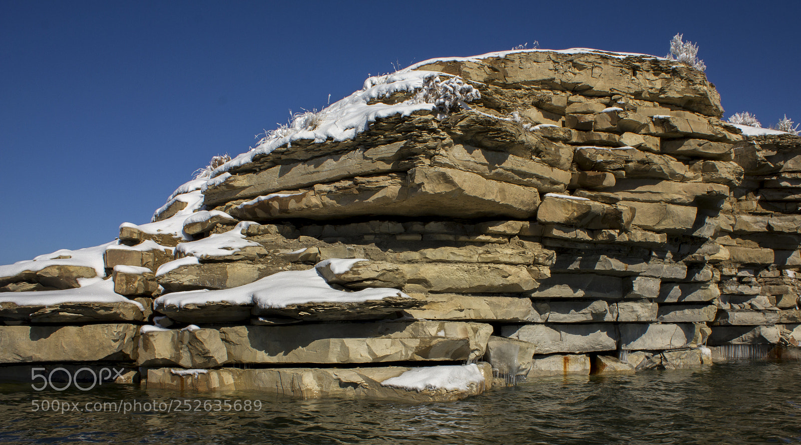 Canon EOS 550D (EOS Rebel T2i / EOS Kiss X4) sample photo. Snowy rock formations pueblo photography