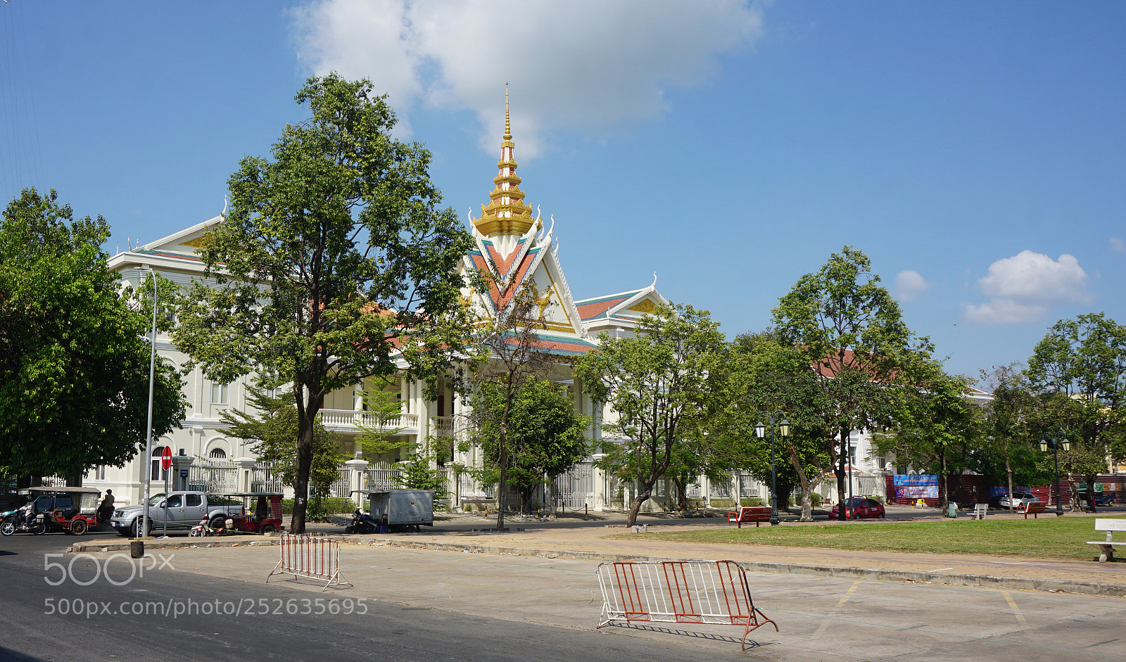 Sony a6000 sample photo. Phnom penh landmark photography