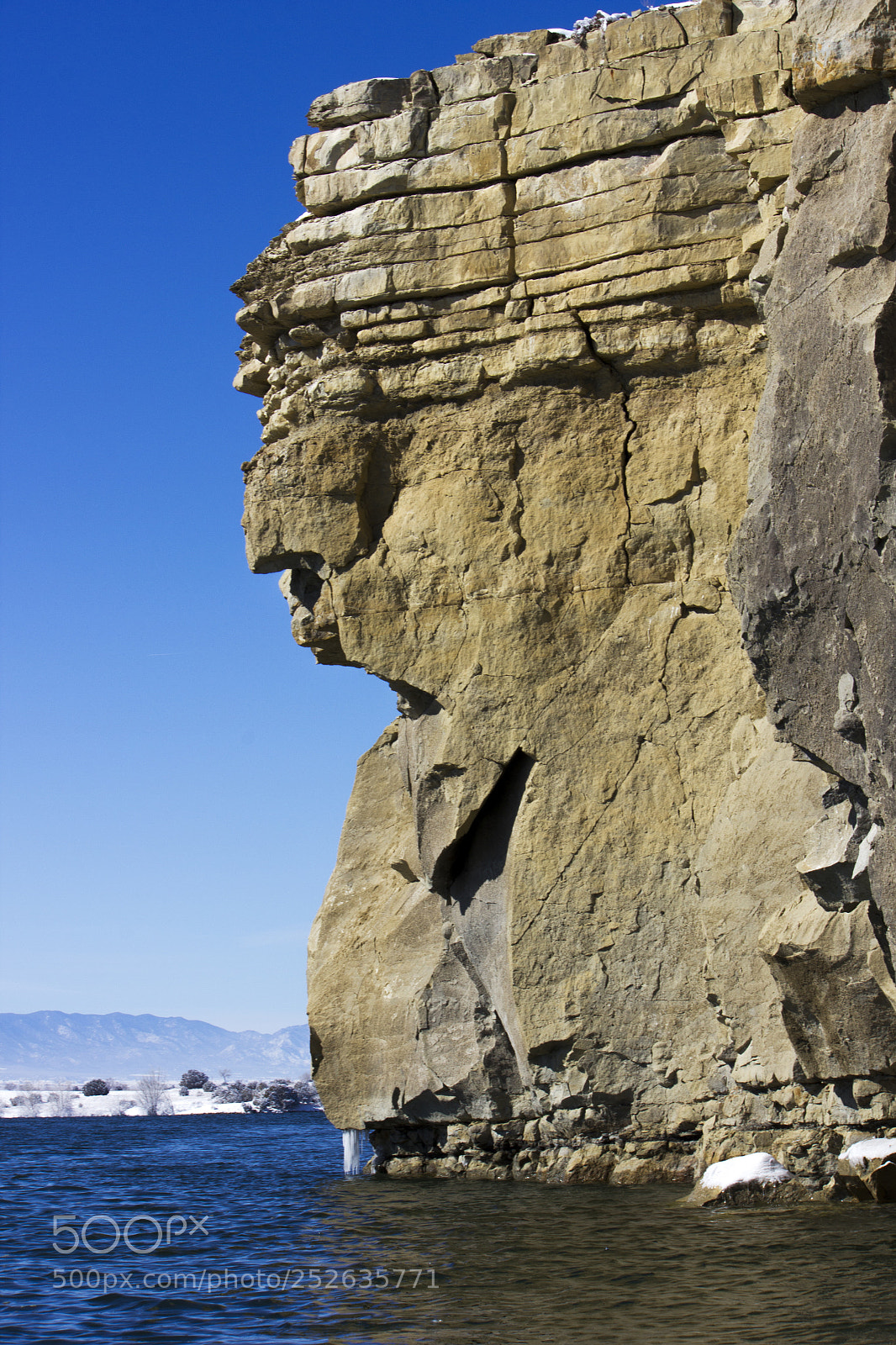 Canon EOS 550D (EOS Rebel T2i / EOS Kiss X4) sample photo. Snowy rock formations pueblo photography