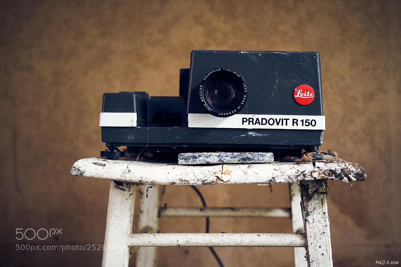 Olympus PEN-F sample photo. The red dot well photography
