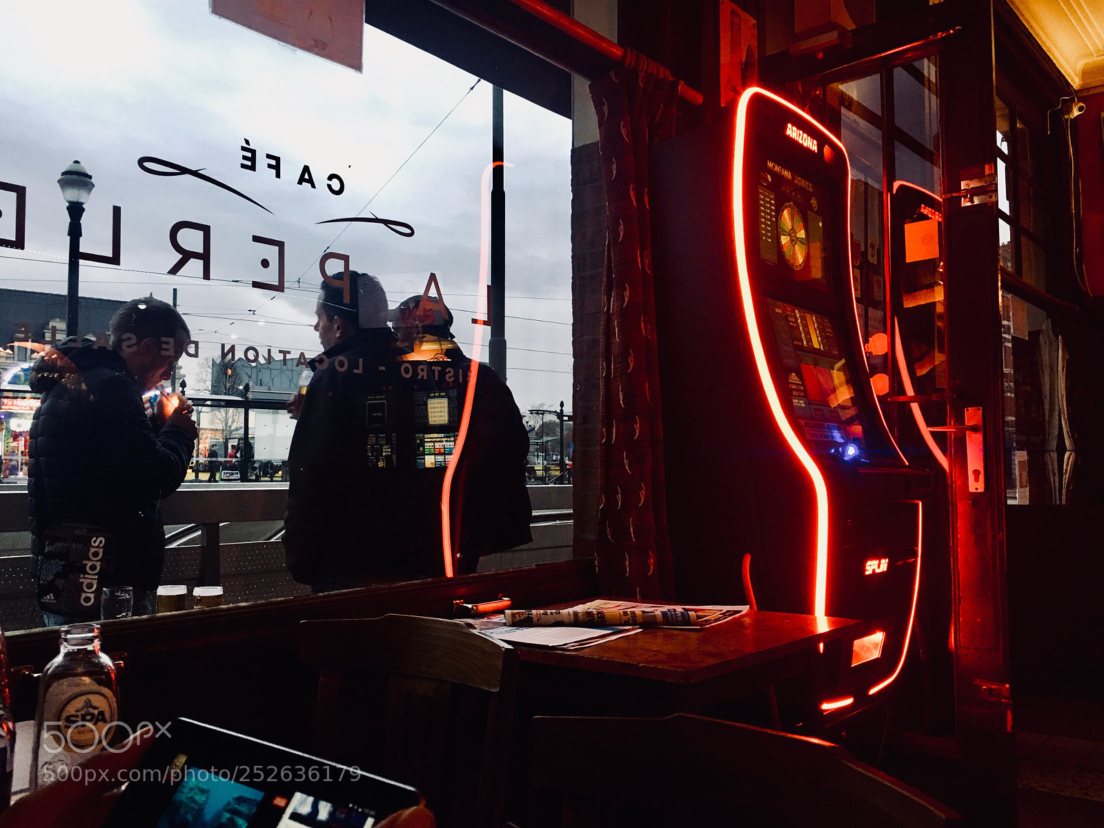 Apple iPhone 6s Plus sample photo. La perle
bxl  photography