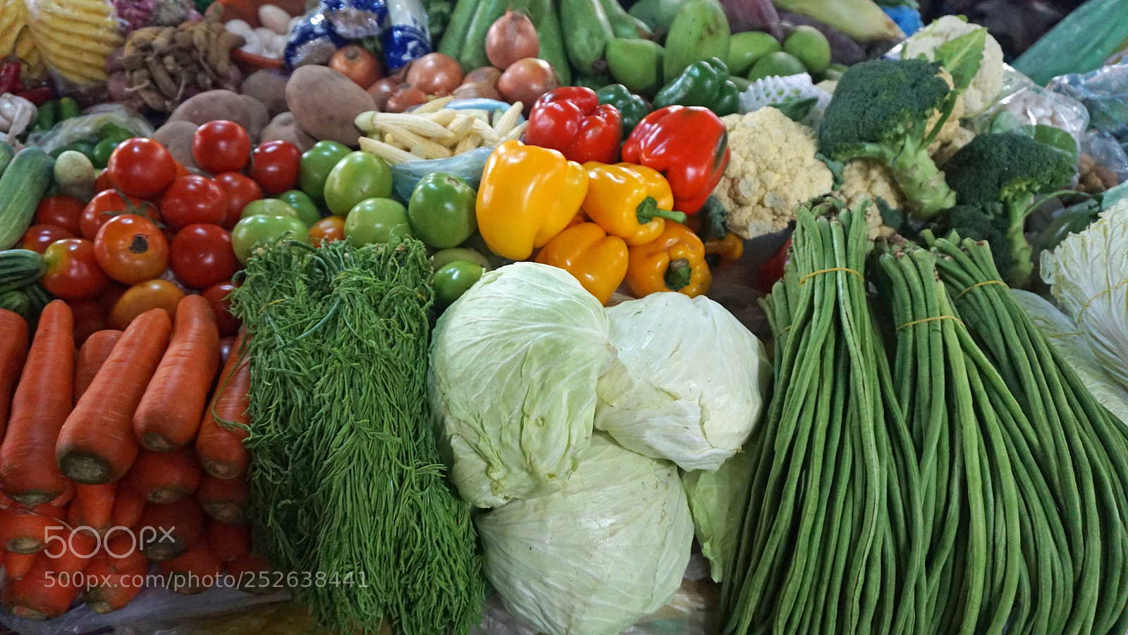 Sony a6000 sample photo. Battambang street market photography