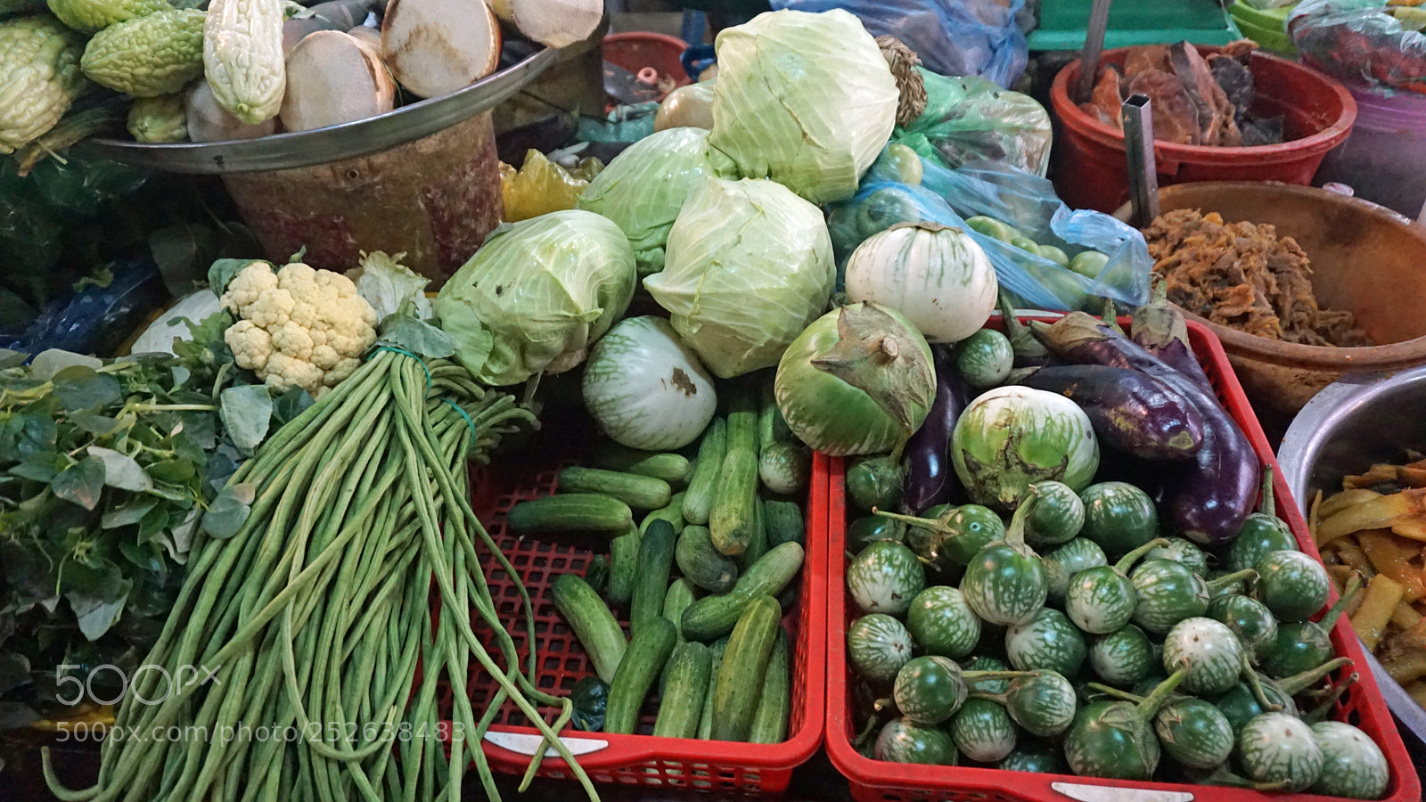 Sony a6000 sample photo. Battambang street market photography