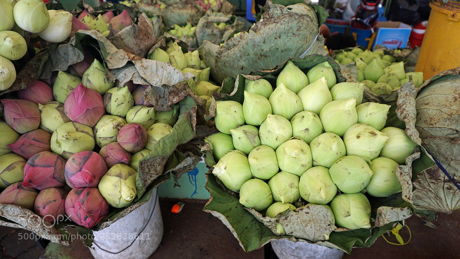 Sony a6000 sample photo. Market in phnom penh photography
