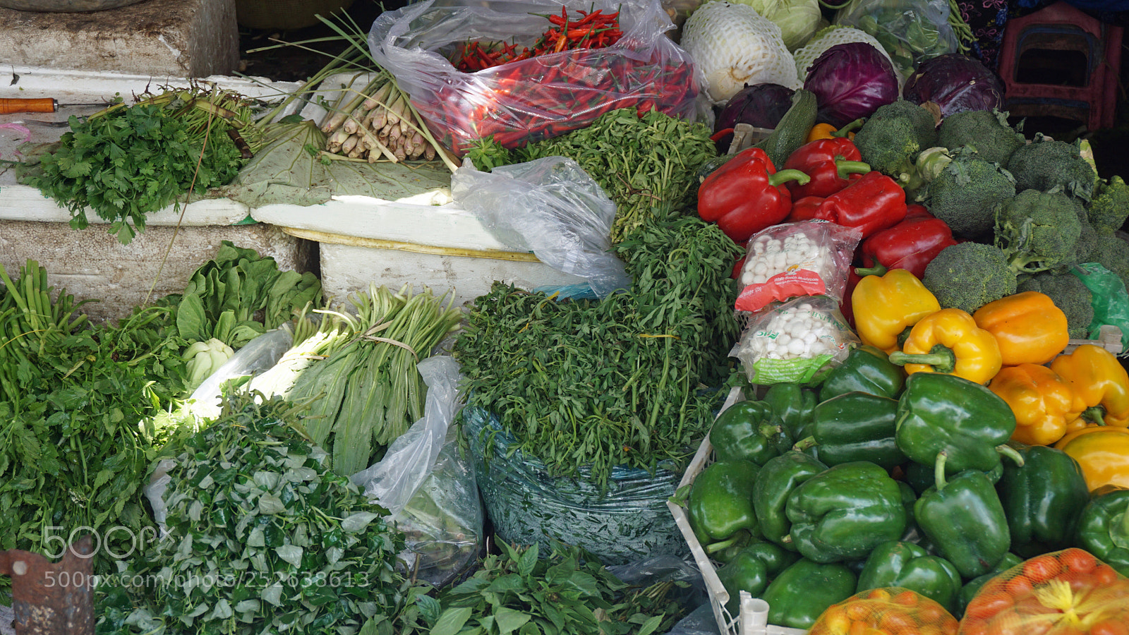 Sony a6000 sample photo. Market in phnom penh photography