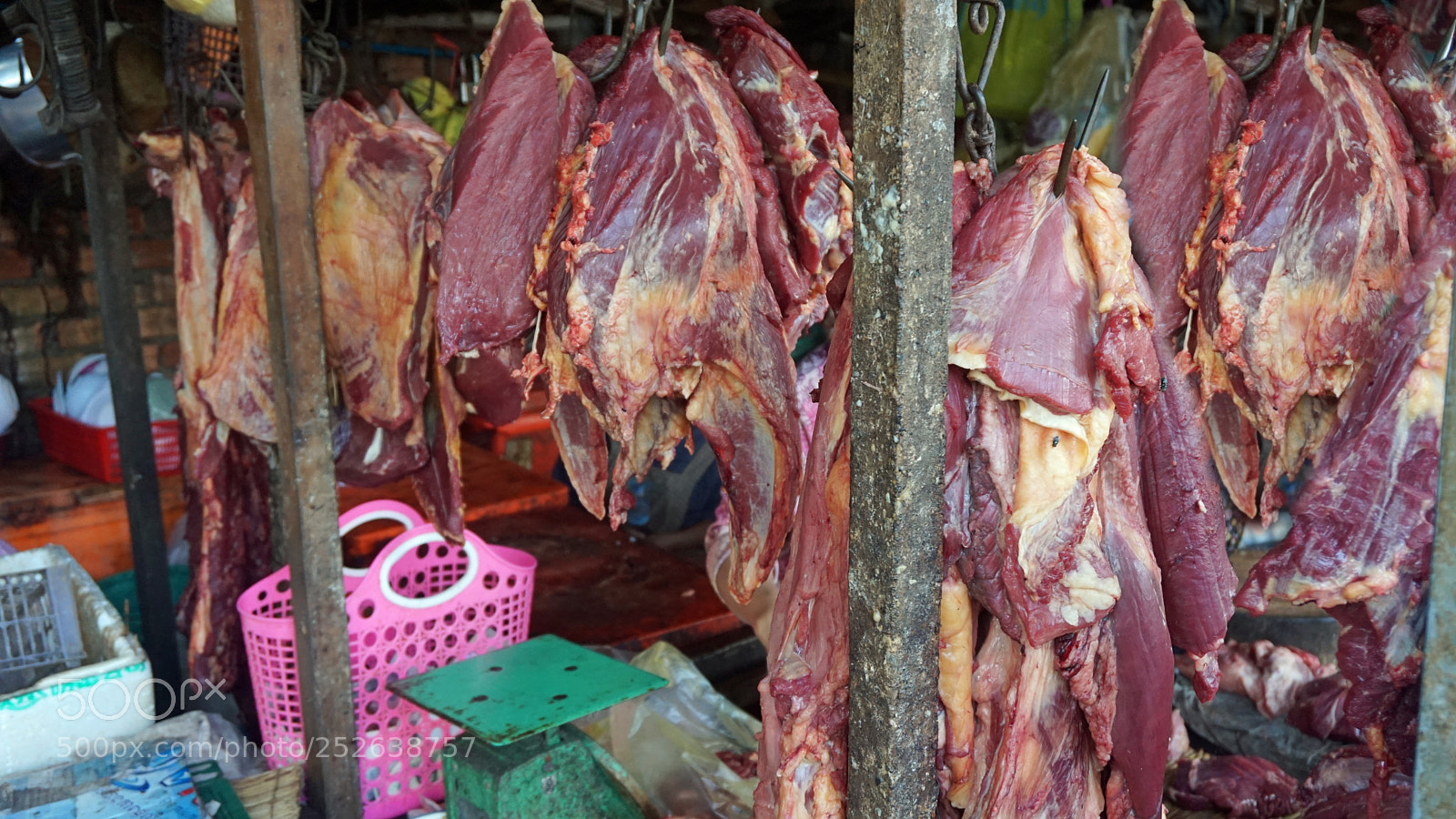 Sony a6000 sample photo. Market in phnom penh photography