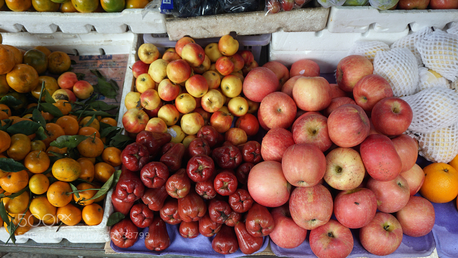 Sony a6000 sample photo. Market in phnom penh photography