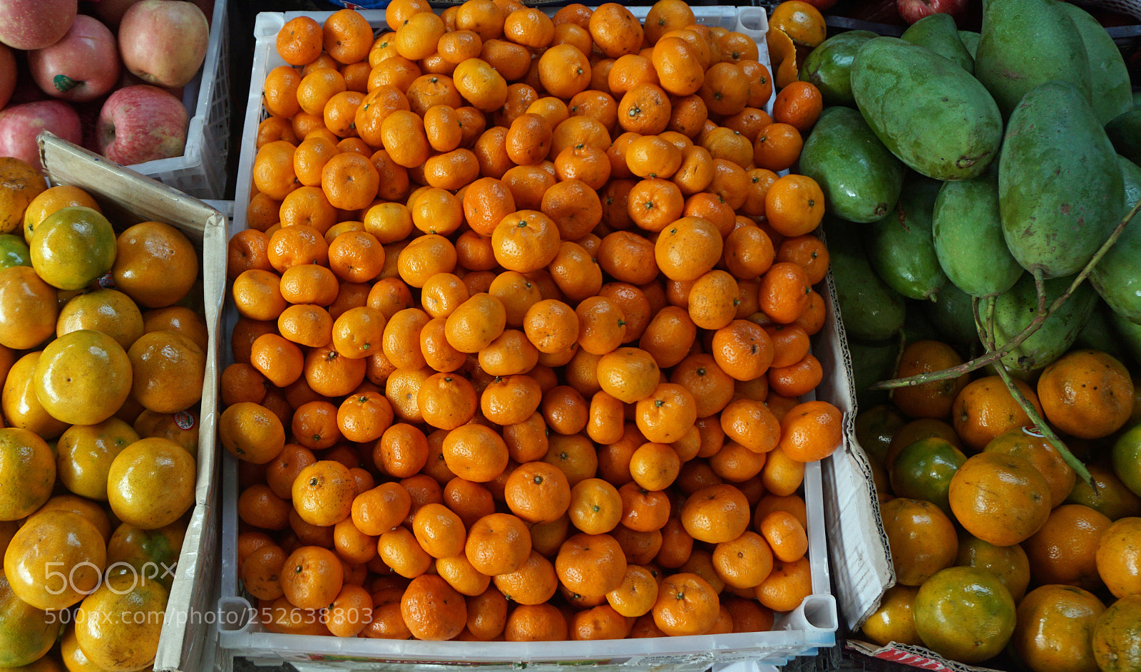 Sony a6000 sample photo. Market in phnom penh photography