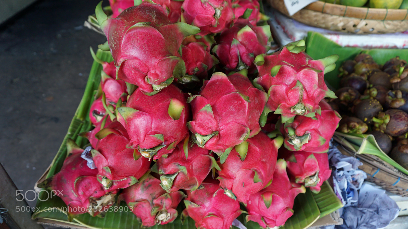 Sony a6000 sample photo. Market in phnom penh photography