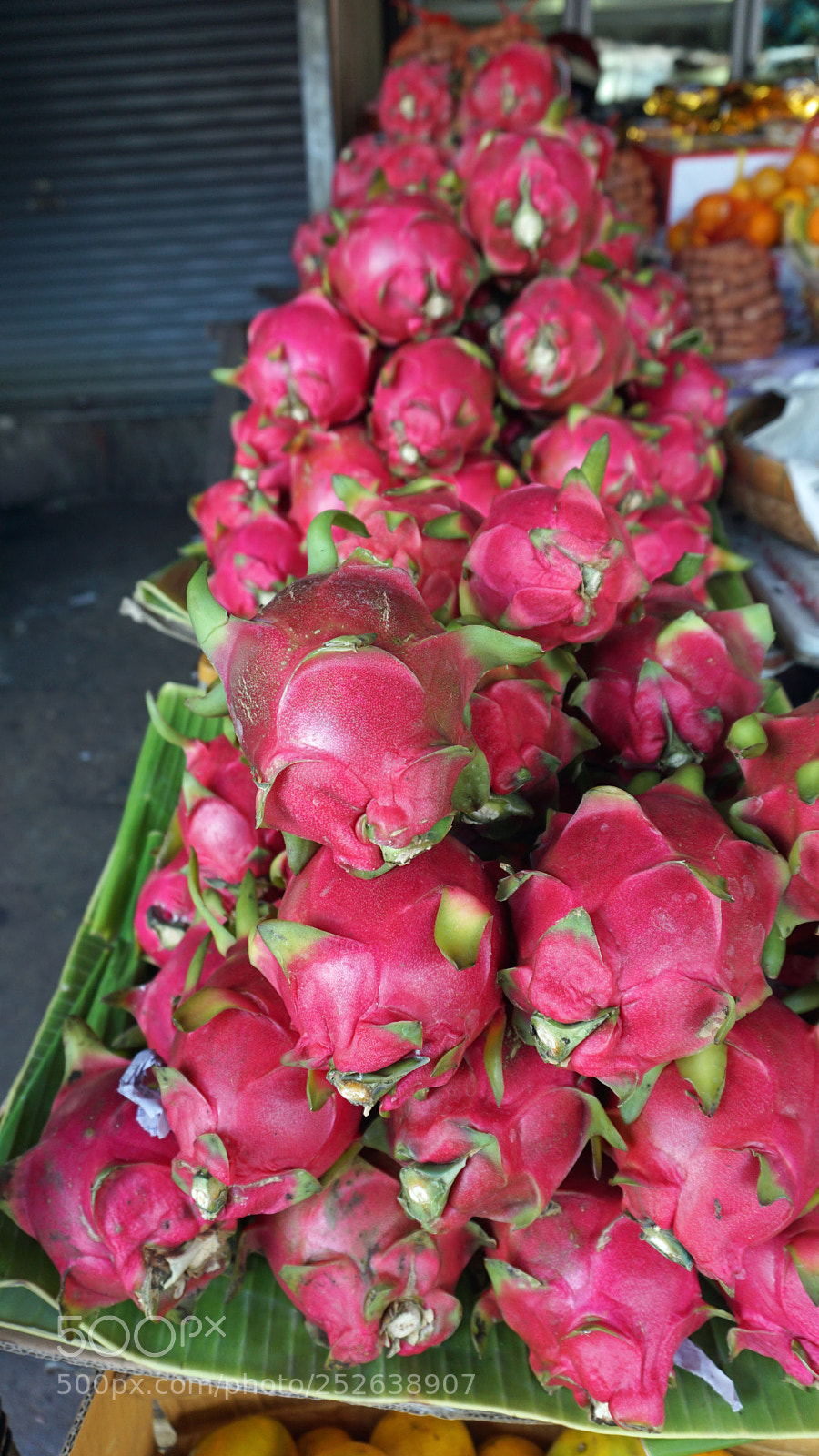 Sony a6000 sample photo. Market in phnom penh photography