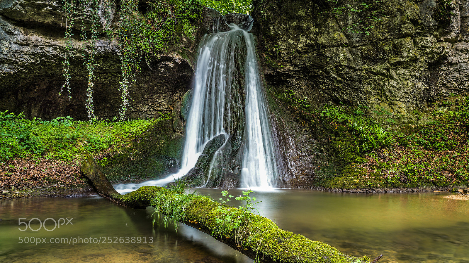 Olympus OM-D E-M5 II sample photo. Waterfall photography