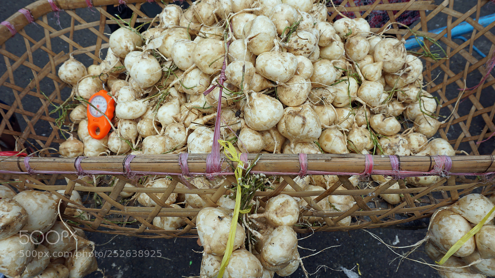 Sony a6000 sample photo. Market in phnom penh photography
