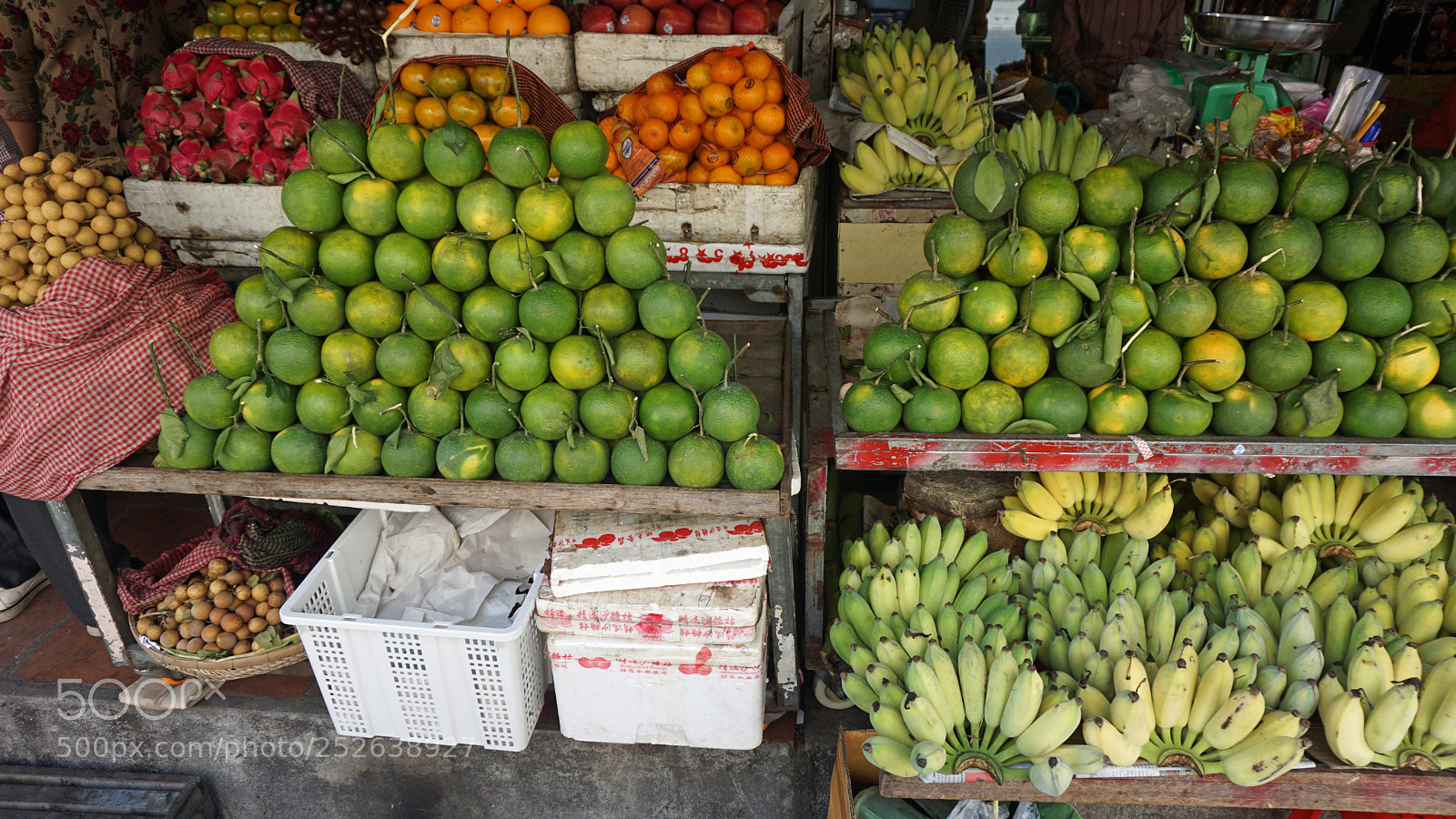 Sony a6000 sample photo. Market in phnom penh photography